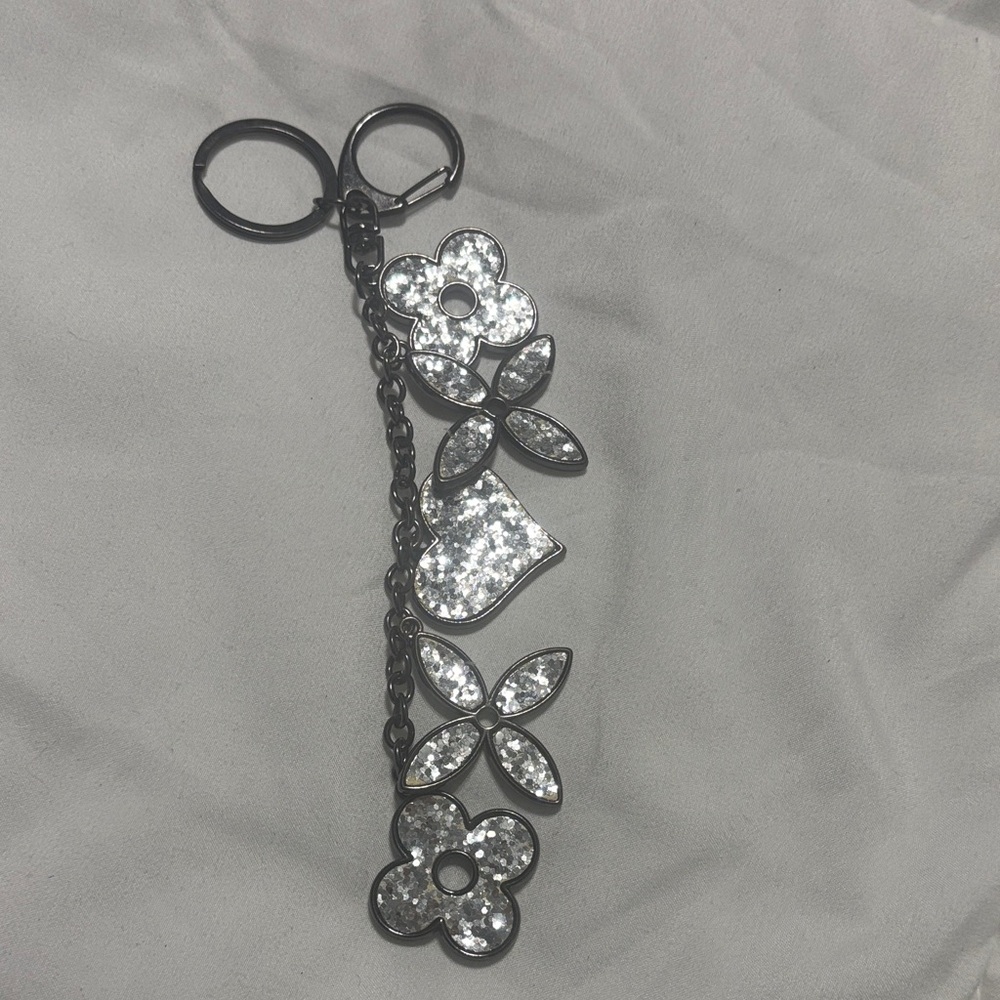 Elegant Silver Floral Keychain